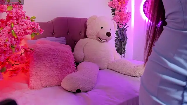 Snapshot of Eleanor_Park_ chatting on 03-03-26, 03:45 Eleanor Park online show from 03-03-26, 03:45