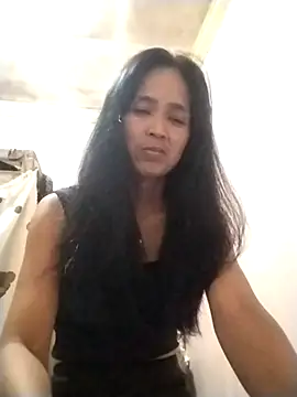 Snapshot of sweet_maxine44 chatting on 04-17-26, 10:40 sweet maxine44 online show from 04-17-26, 10:40