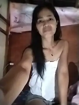 Snapshot of sweet_maxine44 chatting on 05-21-26, 10:28 sweet maxine44 online show from 05-21-26, 10:28