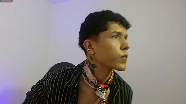 Snapshot of estefan_tay chatting on 02-16-26, 03:24 estefan tay online show from 02-16-26, 03:24