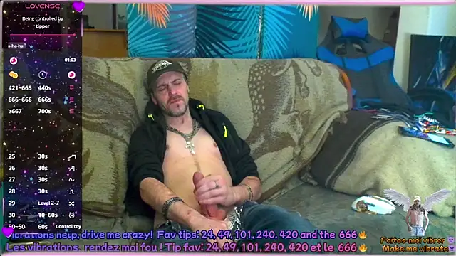 Snapshot of SwatRocShy chatting on 02-25-26, 07:18 SwatRocShy online show from 02-25-26, 07:18