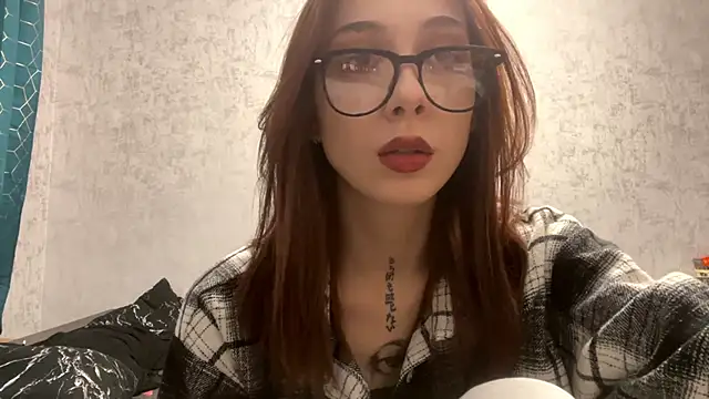 Snapshot of JulissaJoly chatting on 02-15-26, 12:03 JulissaJoly online show from 02-15-26, 12:03