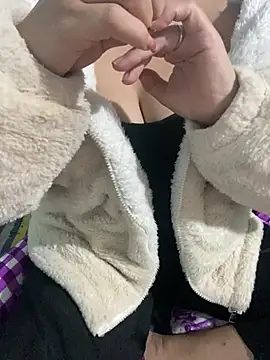 Snapshot of hamoi11 chatting on 02-08-26, 10:29 hamoi11 online show from 02-08-26, 10:29