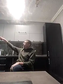 Snapshot of Boltlowq chatting on 02-15-26, 08:24 Boltlowq online show from 02-15-26, 08:24