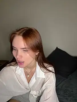 Snapshot of Emma_Songae chatting on 02-27-26, 05:35 Emma Songae online show from 02-27-26, 05:35