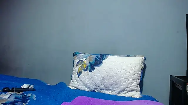 Snapshot of SEXYBUSTYEBONYXX chatting on 03-24-26, 04:50 SEXYBUSTYEBONYXX online show from 03-24-26, 04:50