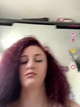 Snapshot of Roxyfoxyyy chatting on 06-04-26, 06:19 Roxyfoxyyy online show from 06-04-26, 06:19