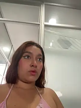 Snapshot of Emily_Harpeer chatting on 02-06-26, 11:46 Emily Harpeer online show from 02-06-26, 11:46