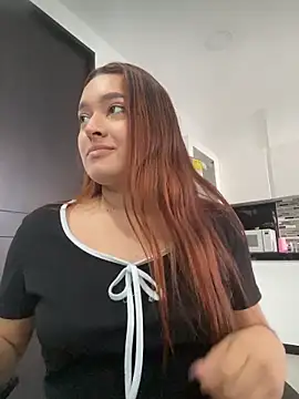 Snapshot of Emily_Harpeer chatting on 02-15-26, 11:30 Emily Harpeer online show from 02-15-26, 11:30