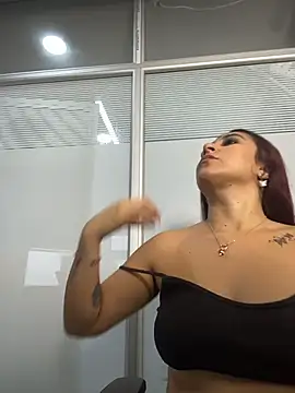 Snapshot of Emily_Harpeer chatting on 02-18-26, 11:28 Emily Harpeer online show from 02-18-26, 11:28