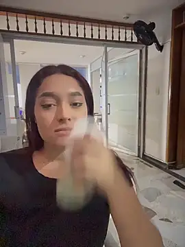 Snapshot of Emily_Harpeer chatting on 06-18-26, 11:25 Emily Harpeer online show from 06-18-26, 11:25