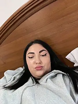 Snapshot of Amber_Sinn chatting on 06-18-26, 03:38 Amber Sinn online show from 06-18-26, 03:38