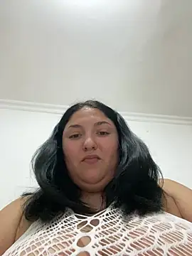 Snapshot of Amber_Sinn chatting on 06-19-26, 07:17 Amber Sinn online show from 06-19-26, 07:17