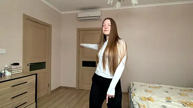 Snapshot of Milayouknow chatting on 02-16-26, 07:26 Milayouknow online show from 02-16-26, 07:26