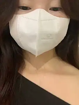 Snapshot of Rin-yiyi chatting on 02-21-26, 04:41 Rin-yiyi online show from 02-21-26, 04:41