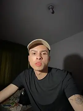 Snapshot of Eros_lee chatting on 02-11-26, 05:18 Eros lee online show from 02-11-26, 05:18