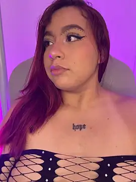 Snapshot of Wen_01 chatting on 03-11-26, 11:27 Wen 01 online show from 03-11-26, 11:27