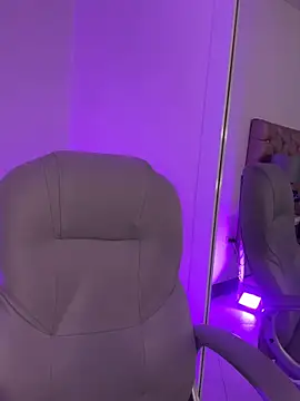 Snapshot of Wen_01 chatting on 03-13-26, 11:28 Wen 01 online show from 03-13-26, 11:28