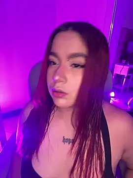 Snapshot of Wen_01 chatting on 03-26-26, 11:27 Wen 01 online show from 03-26-26, 11:27