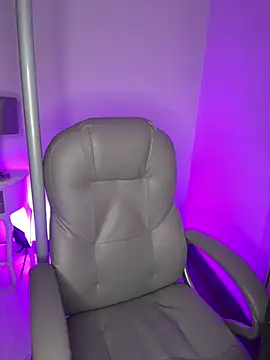 Snapshot of Wen_01 chatting on 04-13-26, 11:16 Wen 01 online show from 04-13-26, 11:16