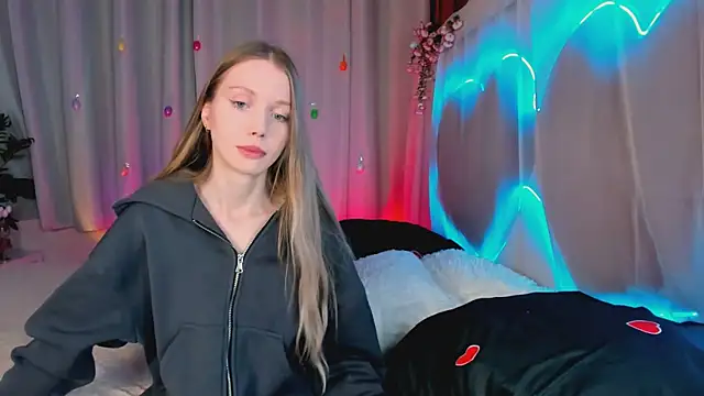 Snapshot of lada2k4 chatting on 04-06-26, 06:03 lada2k4 online show from 04-06-26, 06:03