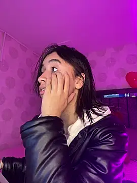 Snapshot of alahia_pink chatting on 02-27-26, 02:33 alahia pink online show from 02-27-26, 02:33