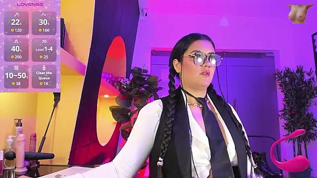 Snapshot of JoycePierce chatting on 03-13-26, 04:52 JoycePierce online show from 03-13-26, 04:52