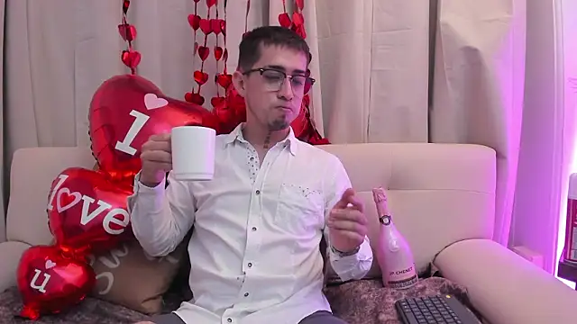 Snapshot of Tommas_Jhonson chatting on 02-15-26, 03:47 Tommas Jhonson online show from 02-15-26, 03:47