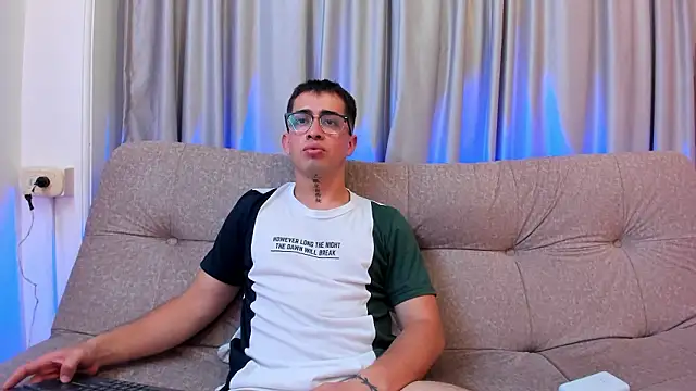 Snapshot of Tommas_Jhonson chatting on 02-20-26, 06:26 Tommas Jhonson online show from 02-20-26, 06:26