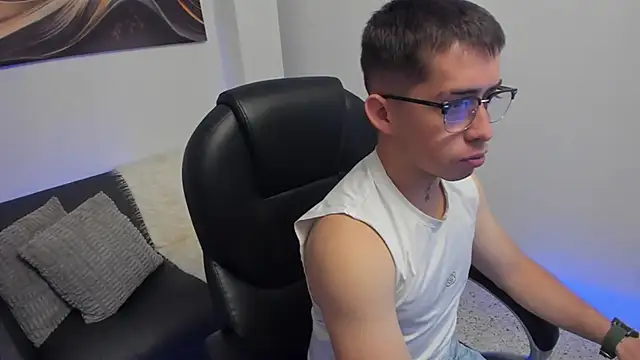 Snapshot of Tommas_Jhonson chatting on 02-22-26, 03:51 Tommas Jhonson online show from 02-22-26, 03:51