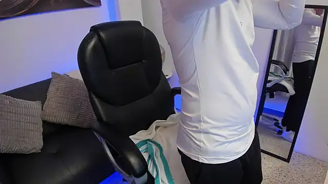 Snapshot of Tommas_Jhonson chatting on 02-27-26, 03:50 Tommas Jhonson online show from 02-27-26, 03:50