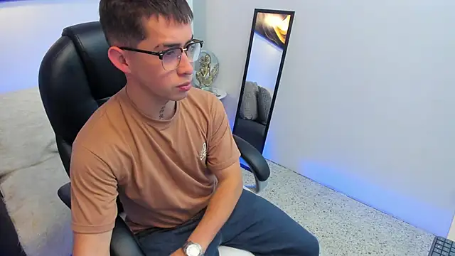 Snapshot of Tommas_Jhonson chatting on 02-28-26, 01:39 Tommas Jhonson online show from 02-28-26, 01:39