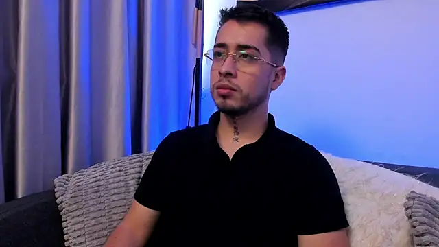Snapshot of Tommas_Jhonson chatting on 07-05-26, 12:34 Tommas Jhonson online show from 07-05-26, 12:34