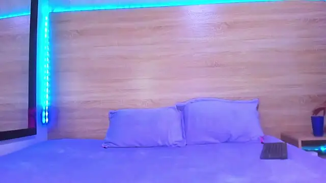 Snapshot of angie_katrinacm chatting on 02-20-26, 11:32 angie katrinacm online show from 02-20-26, 11:32