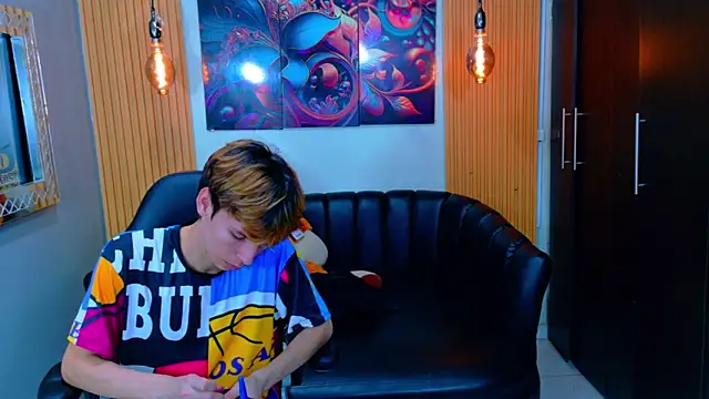 Snapshot of Liam_Green1 chatting on 02-08-26, 06:33 Liam Green1 online show from 02-08-26, 06:33