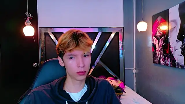 Snapshot of Liam_Green1 chatting on 02-12-26, 12:11 Liam Green1 online show from 02-12-26, 12:11