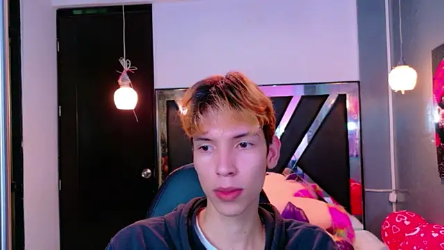 Snapshot of Liam_Green1 chatting on 02-14-26, 12:02 Liam Green1 online show from 02-14-26, 12:02