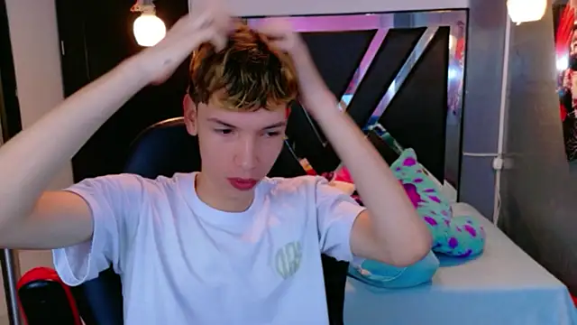 Snapshot of Liam_Green1 chatting on 03-01-26, 02:08 Liam Green1 online show from 03-01-26, 02:08