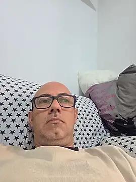 pareja47 online show from 05-05-26, 08:44