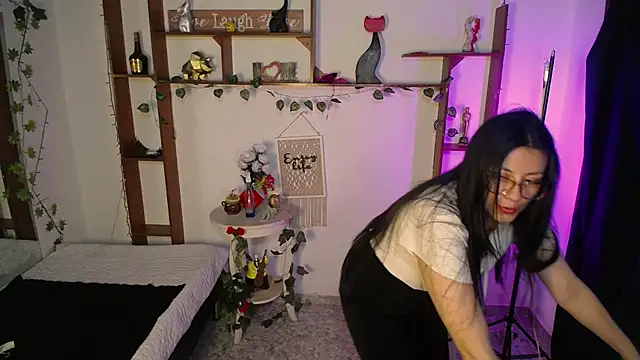 QueenRose94 online show from 04-13-26, 12:54