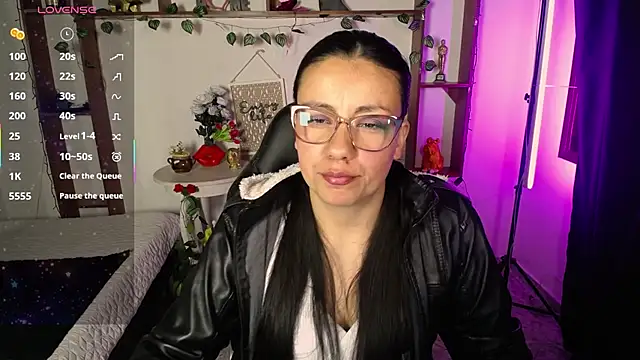 QueenRose94 online show from 04-15-26, 12:56