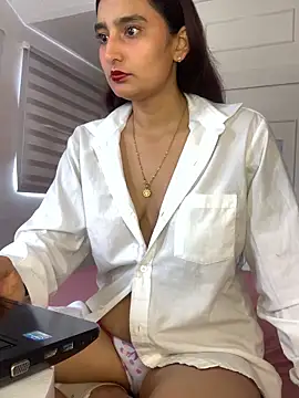 Snapshot of -BabyLuna chatting on 02-21-26, 02:18 -BabyLuna online show from 02-21-26, 02:18