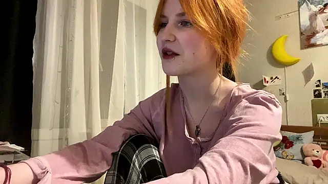 Snapshot of DynaLoom chatting on 02-24-26, 03:21 DynaLoom online show from 02-24-26, 03:21