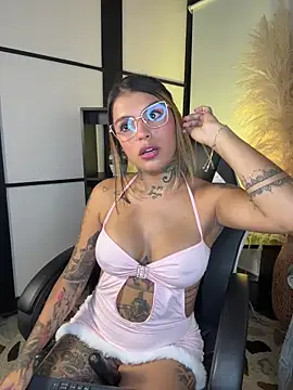 Snapshot of Abi_sexxx1 chatting on 02-16-26, 09:00 Abi sexxx1 online show from 02-16-26, 09:00