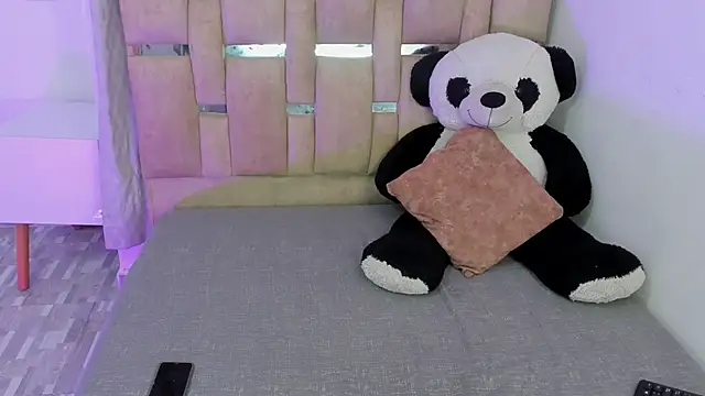 Snapshot of ValentiinaMoon chatting on 03-02-26, 07:43 ValentiinaMoon online show from 03-02-26, 07:43