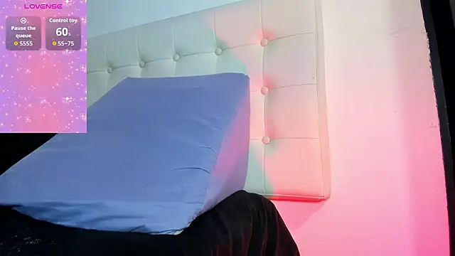 MiaEvans0 online show from 04-09-26, 06:19