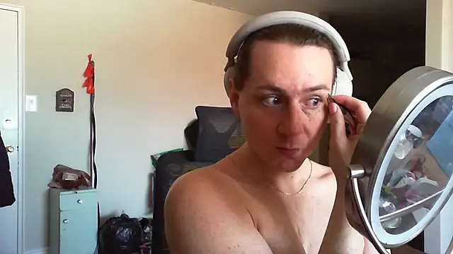 Snapshot of SpaceyLacey chatting on 04-08-26, 01:33 SpaceyLacey online show from 04-08-26, 01:33