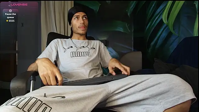 ItsZairen online show from 02-10-26, 03:54