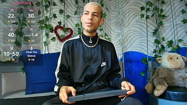 ItsZairen online show from 02-26-26, 04:22