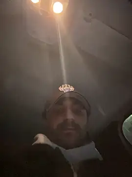 Snapshot of elia2711 chatting on 02-15-26, 05:20 elia2711 online show from 02-15-26, 05:20